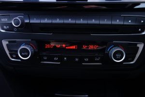 Used_2015_BLACK_BMW_3-SERIES_3