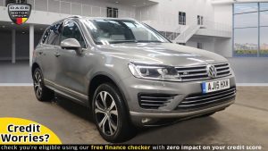 Used 2015 GREY VOLKSWAGEN TOUAREG Estate 3.0 V6 R-LINE TDI BLUEMOTION TECHNOLOGY 5d AUTO 259 BHP (reg. 2015-06-26) for sale in Wilmslow
