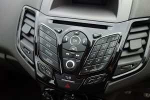 Used_2015_WHITE_FORD_FIESTA_1