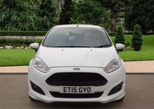Used_2015_WHITE_FORD_FIESTA_1
