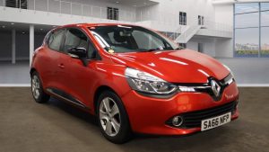 Used 2016 RED RENAULT CLIO Hatchback 1.5 DYNAMIQUE NAV DCI 5d 89 BHP (reg. 2016-09-16) for sale in Stockport
