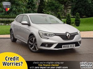 Used 2016 SILVER RENAULT MEGANE Hatchback 1.2 DYNAMIQUE S NAV TCE 5d 130 BHP (reg. 2016-09-01) for sale in Stockport