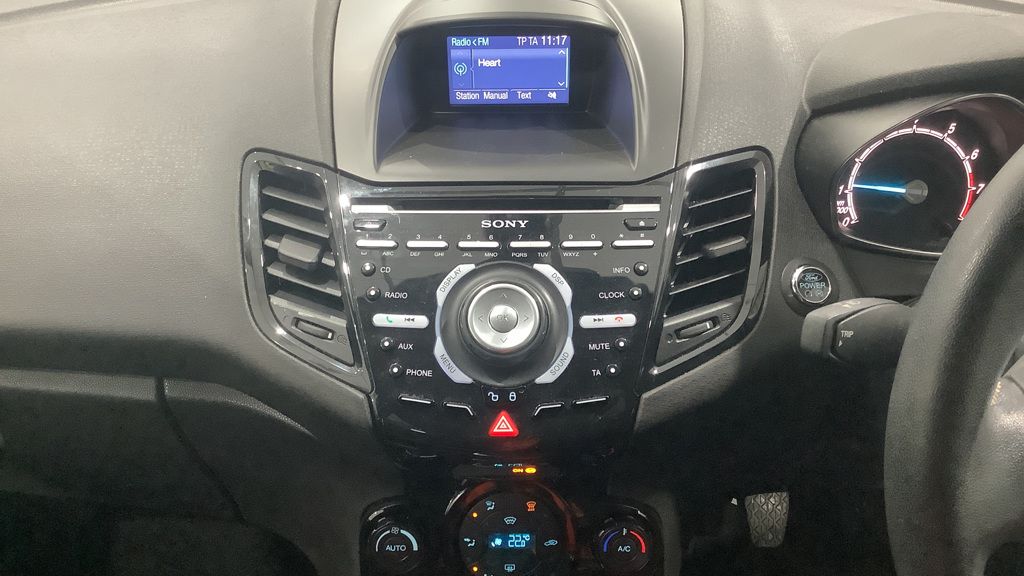 Used_2016_WHITE_FORD_FIESTA_1