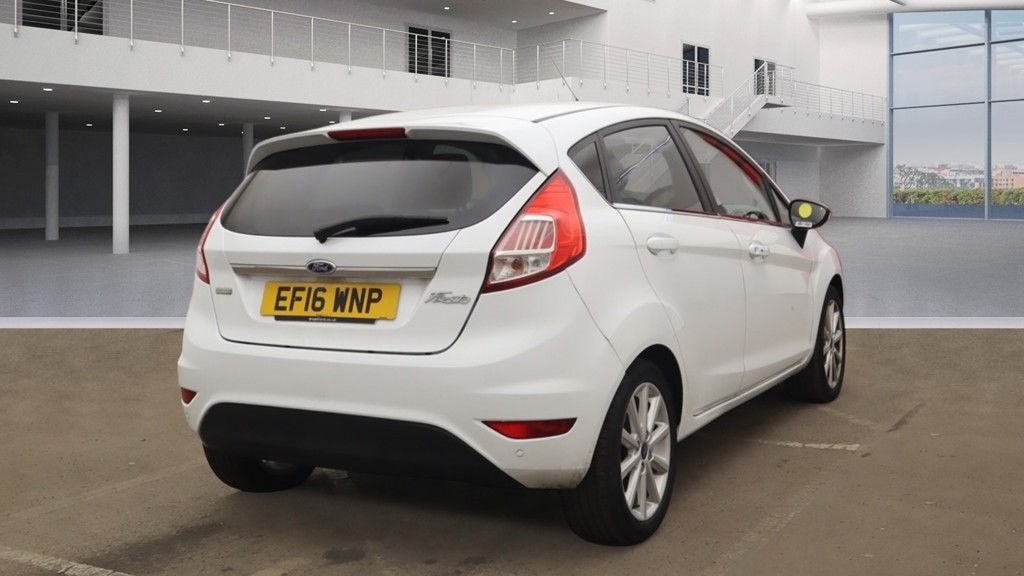 Used_2016_WHITE_FORD_FIESTA_1