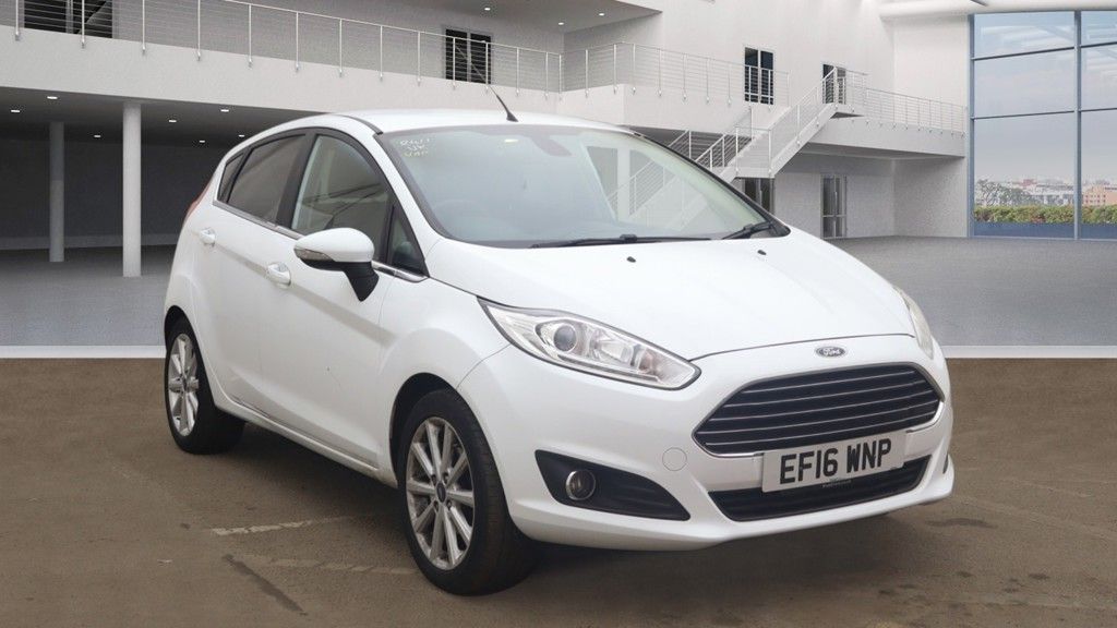 Used_2016_WHITE_FORD_FIESTA_1