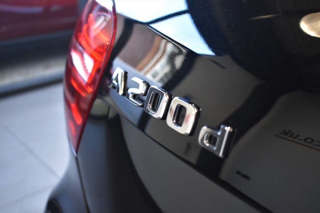 Used_2017_BLACK_MERCEDES-BENZ_A-CLASS_2