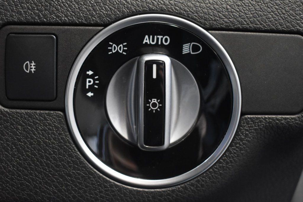 Used_2017_BLACK_MERCEDES-BENZ_A-CLASS_2