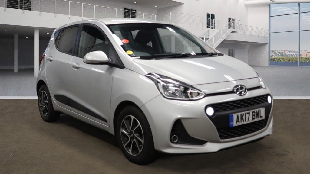 Used 2017 SILVER HYUNDAI I10 Hatchback 1.0 PREMIUM 5d 65 BHP (reg. 2017-04-28) for sale in Stockport
