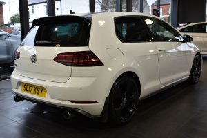 Used_2017_WHITE_VOLKSWAGEN_GOLF_2