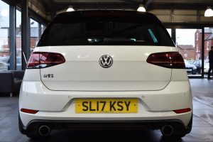 Used_2017_WHITE_VOLKSWAGEN_GOLF_2