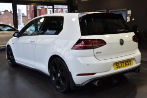 Used_2017_WHITE_VOLKSWAGEN_GOLF_2