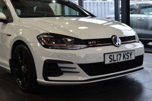 Used_2017_WHITE_VOLKSWAGEN_GOLF_2