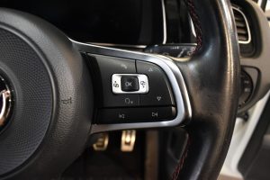Used_2017_WHITE_VOLKSWAGEN_GOLF_2
