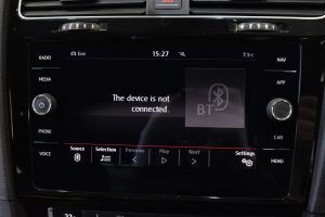 Used_2017_WHITE_VOLKSWAGEN_GOLF_2