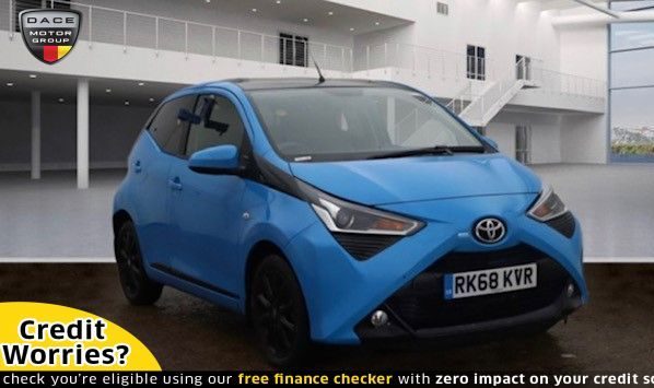Used 2018 BLUE TOYOTA AYGO Hatchback 1.0 VVT-I X-PRESS X-SHIFT 5d AUTO 69 BHP (reg. 2018-09-17) for sale in Wilmslow