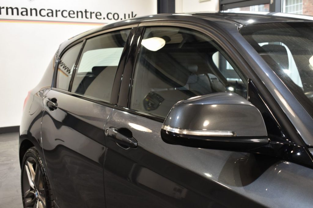 Used_2019_GREY_BMW_1-SERIES_1