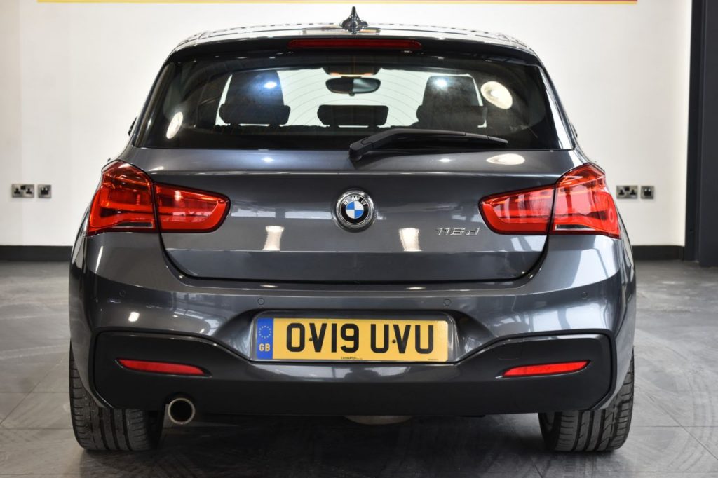 Used_2019_GREY_BMW_1-SERIES_1