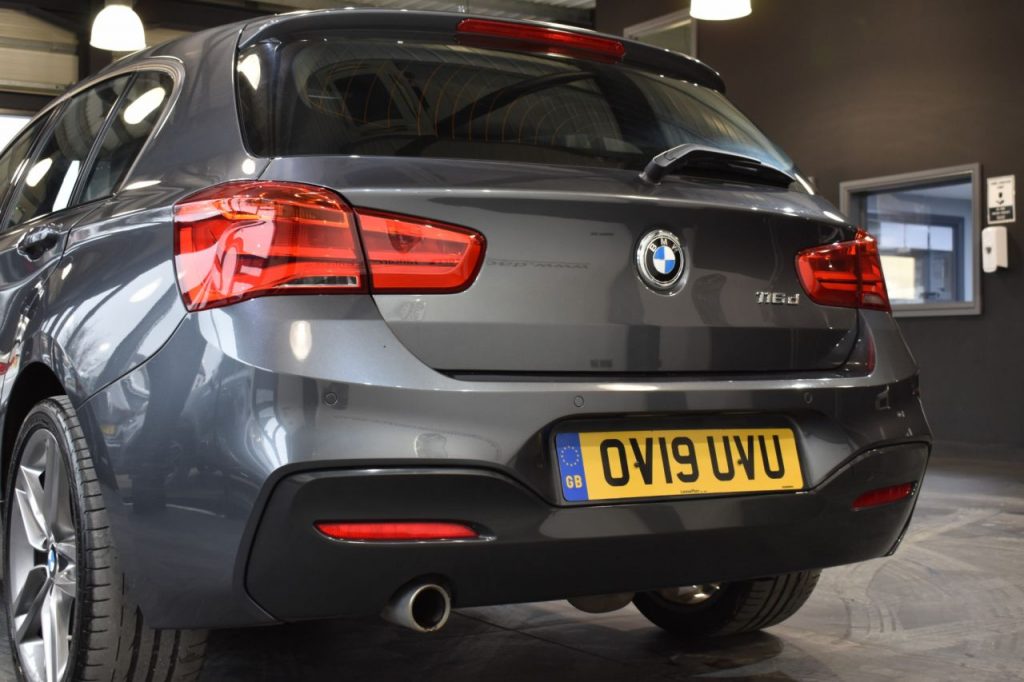 Used_2019_GREY_BMW_1-SERIES_1