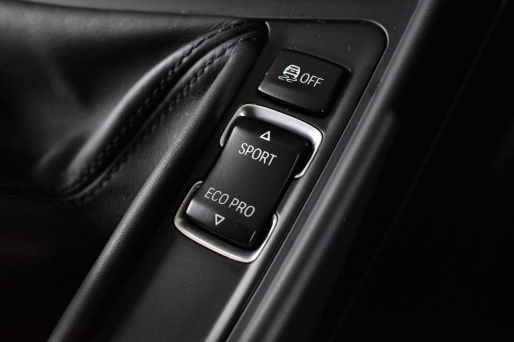 Used_2019_GREY_BMW_1-SERIES_1
