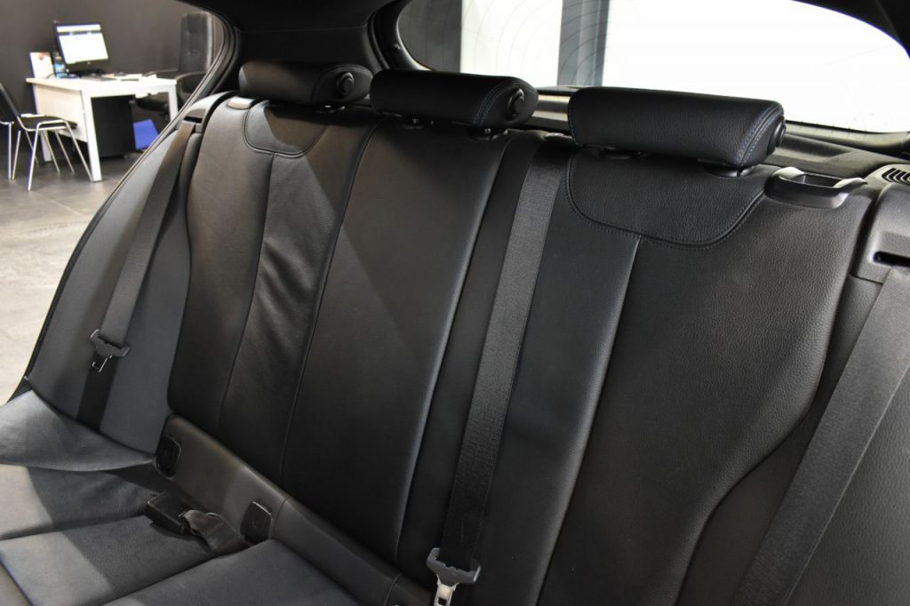 Used_2019_GREY_BMW_1-SERIES_1