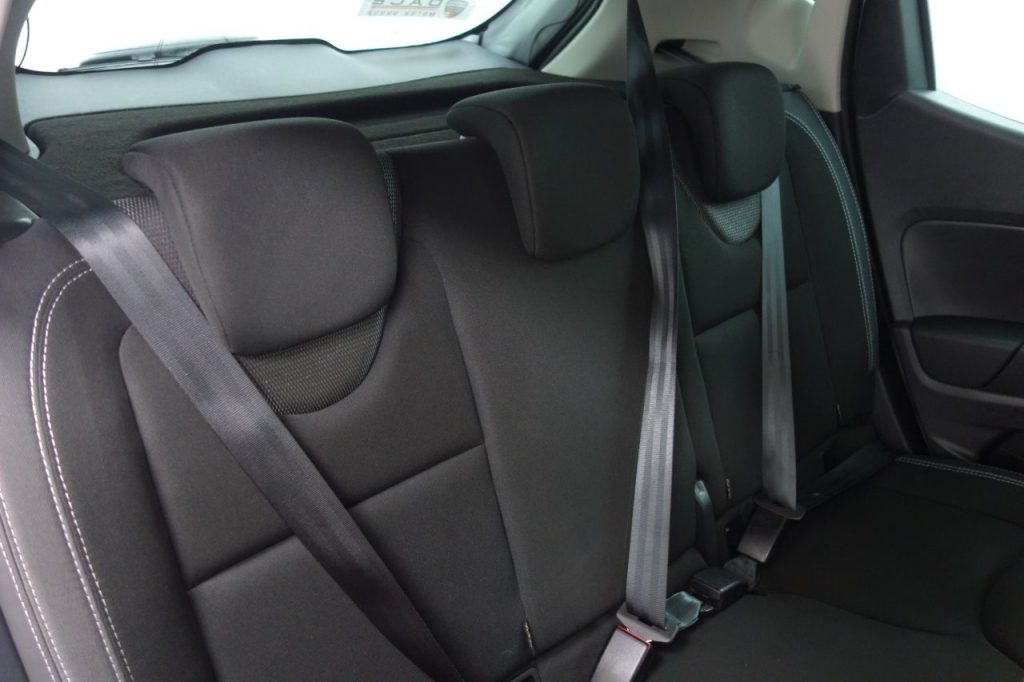 Used_2019_SILVER_RENAULT_CLIO_1