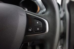 Used_2019_SILVER_RENAULT_CLIO_1