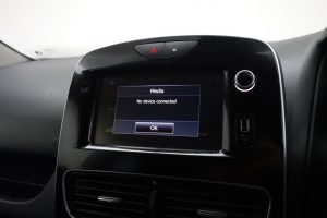 Used_2019_SILVER_RENAULT_CLIO_1