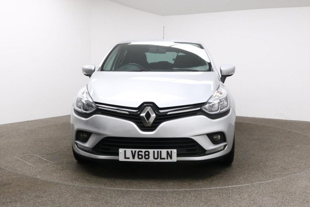 Used_2019_SILVER_RENAULT_CLIO_1