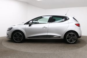 Used_2019_SILVER_RENAULT_CLIO_1