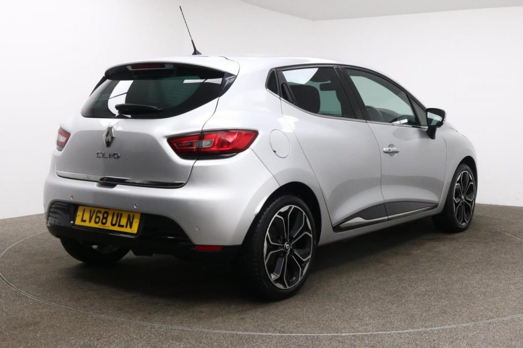 Used_2019_SILVER_RENAULT_CLIO_1