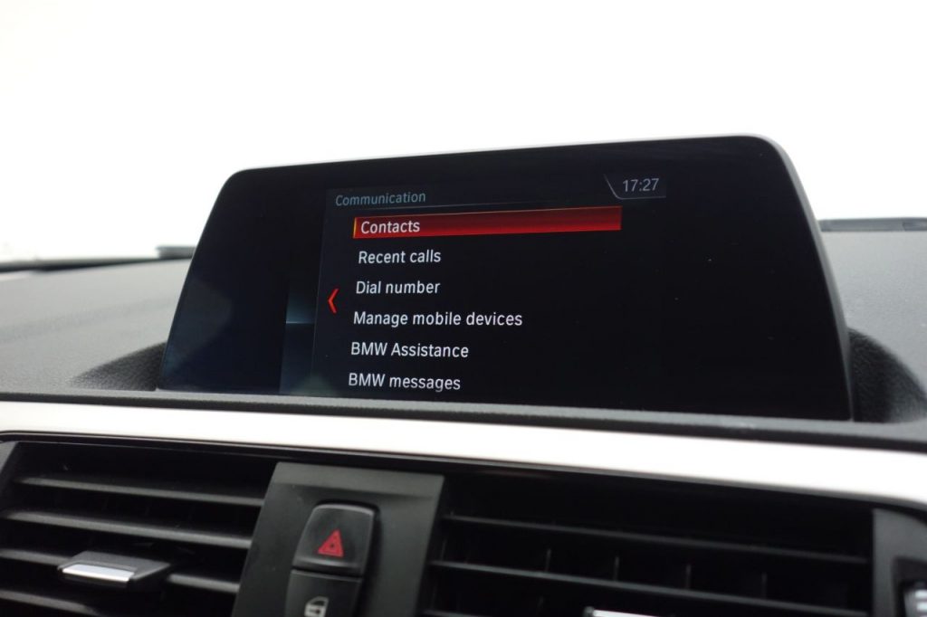 Used_2019_WHITE_BMW_1-SERIES_2
