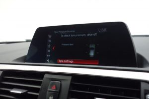 Used_2019_WHITE_BMW_1-SERIES_2
