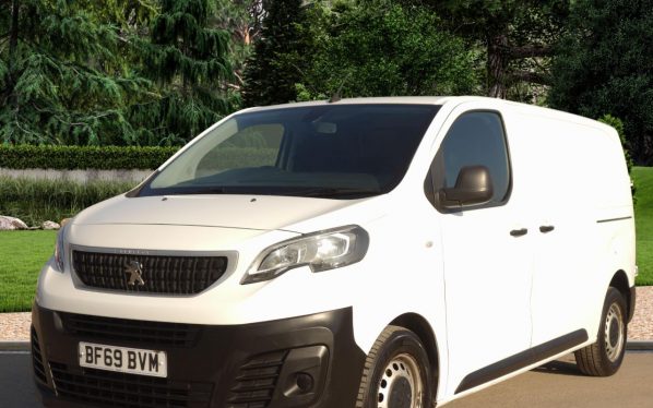 Used 2019 WHITE PEUGEOT EXPERT PANEL VAN 2.0 BLUEHDI PROFESSIONAL L1 5d 121 BHP (reg. 2019-10-14) for sale in Stockport
