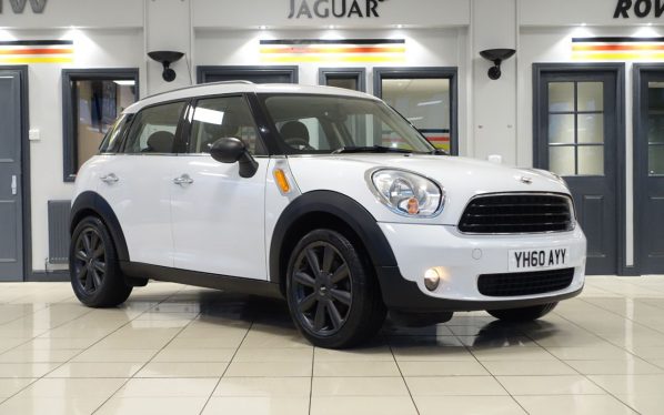 Used 2010 WHITE MINI COUNTRYMAN Hatchback 1.6 ONE 5d 98 BHP (reg. 2010-10-20) for sale in Wilmslow