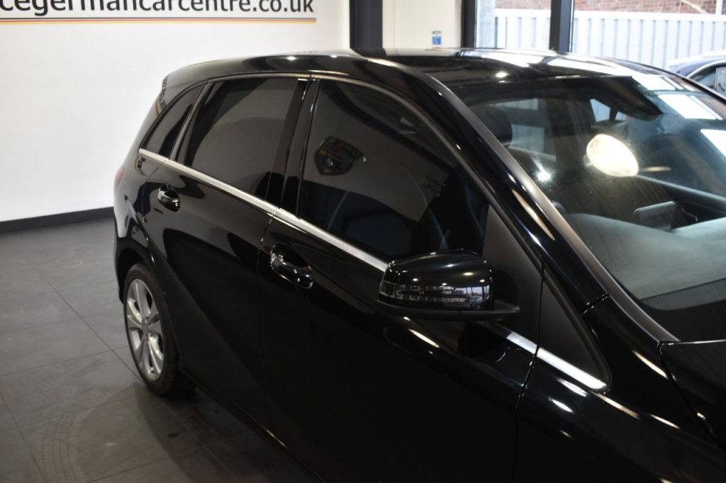 Used_2015_BLACK_MERCEDES-BENZ_B-CLASS_2