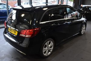 Used_2015_BLACK_MERCEDES-BENZ_B-CLASS_2