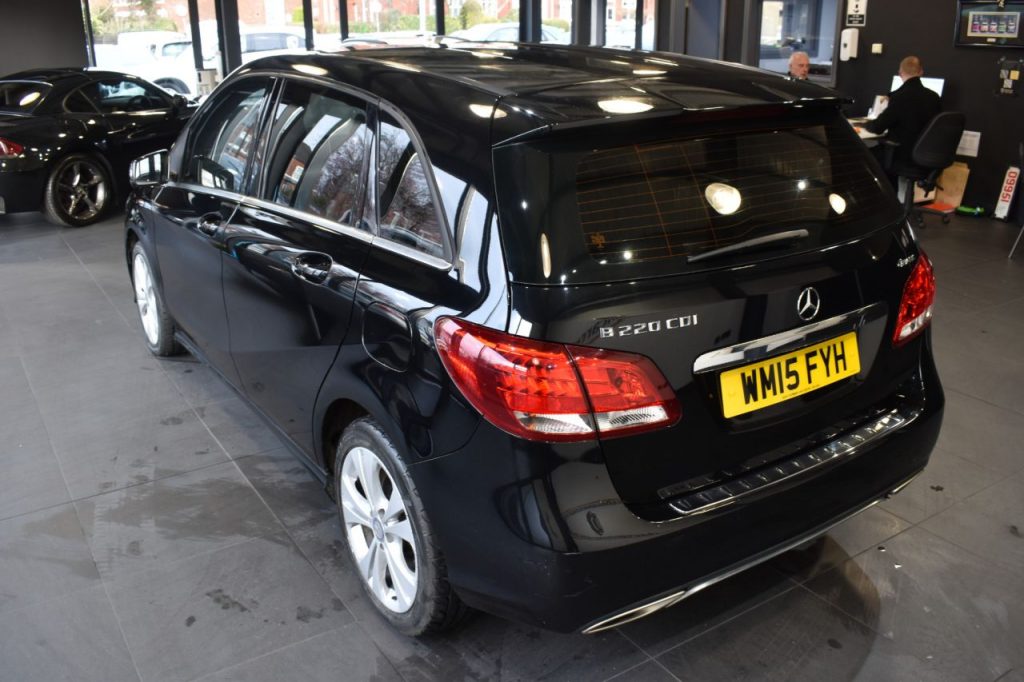 Used_2015_BLACK_MERCEDES-BENZ_B-CLASS_2