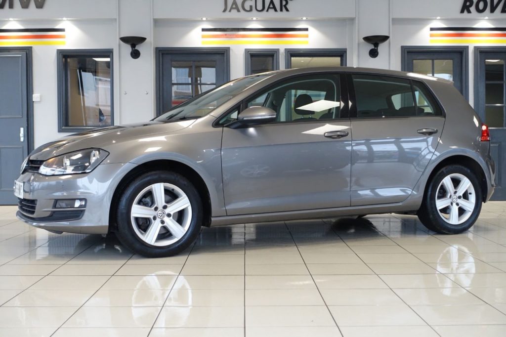 Used_2015_GREY_VOLKSWAGEN_GOLF_1