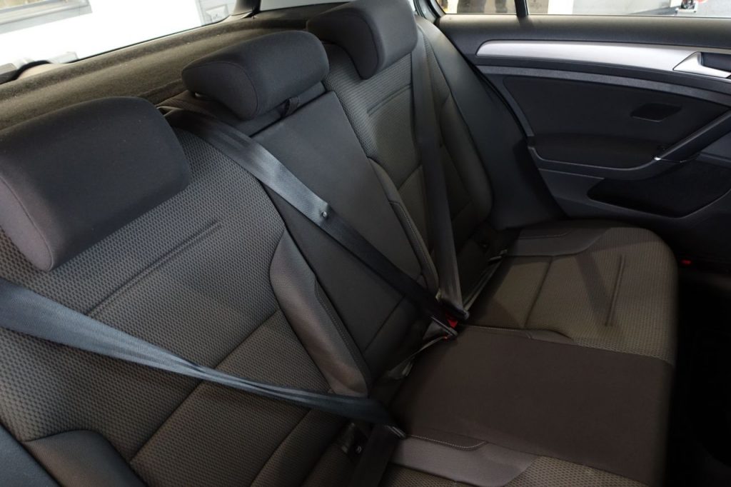 Used_2015_GREY_VOLKSWAGEN_GOLF_1