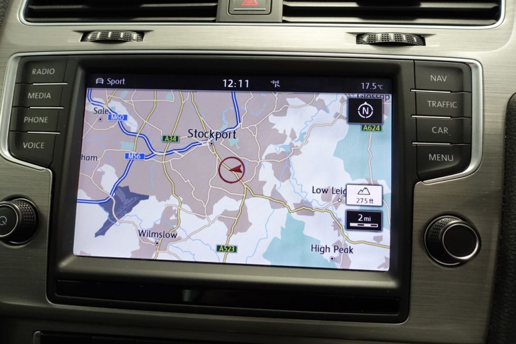 Used_2015_GREY_VOLKSWAGEN_GOLF_1