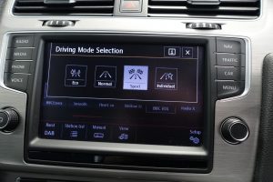 Used_2015_GREY_VOLKSWAGEN_GOLF_1