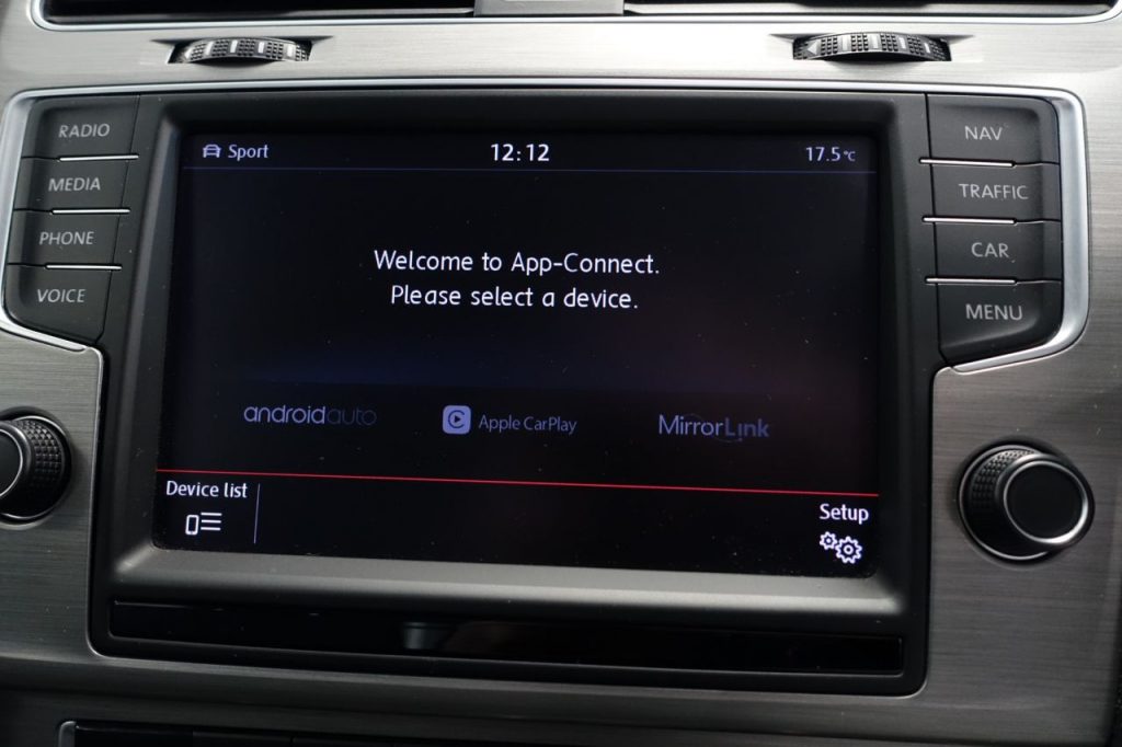 Used_2015_GREY_VOLKSWAGEN_GOLF_1