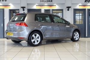 Used_2015_GREY_VOLKSWAGEN_GOLF_1