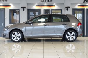 Used_2015_GREY_VOLKSWAGEN_GOLF_1