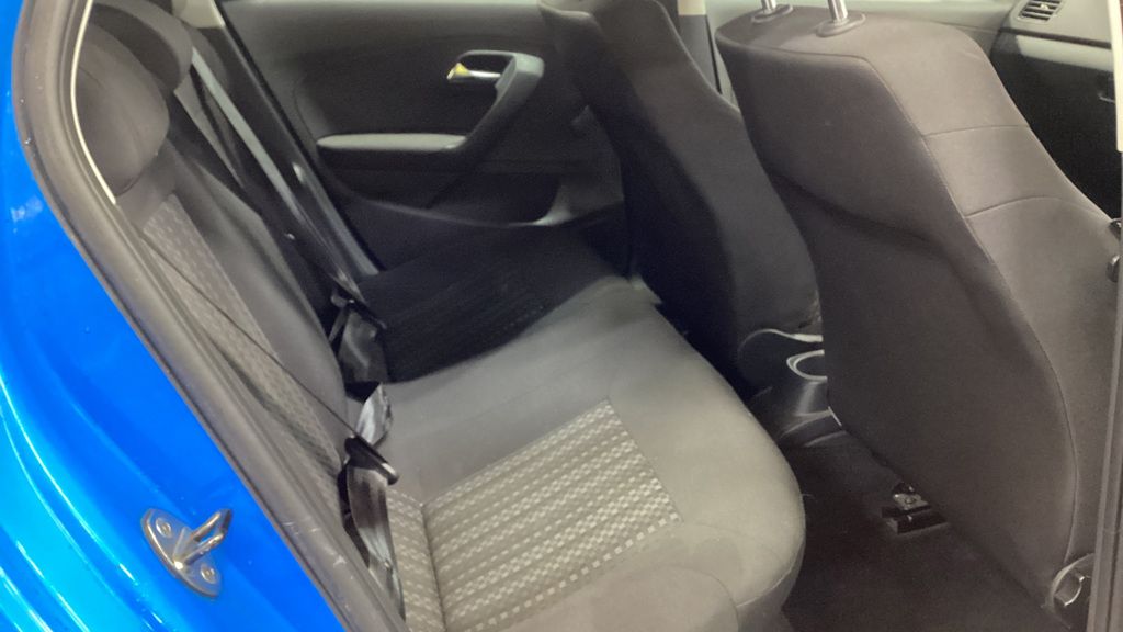 Used_2016_BLUE_VOLKSWAGEN_POLO_1
