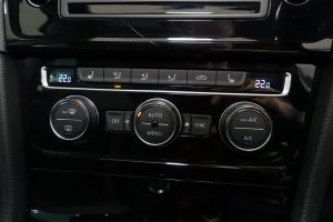 Used_2016_GREY_VOLKSWAGEN_GOLF_1