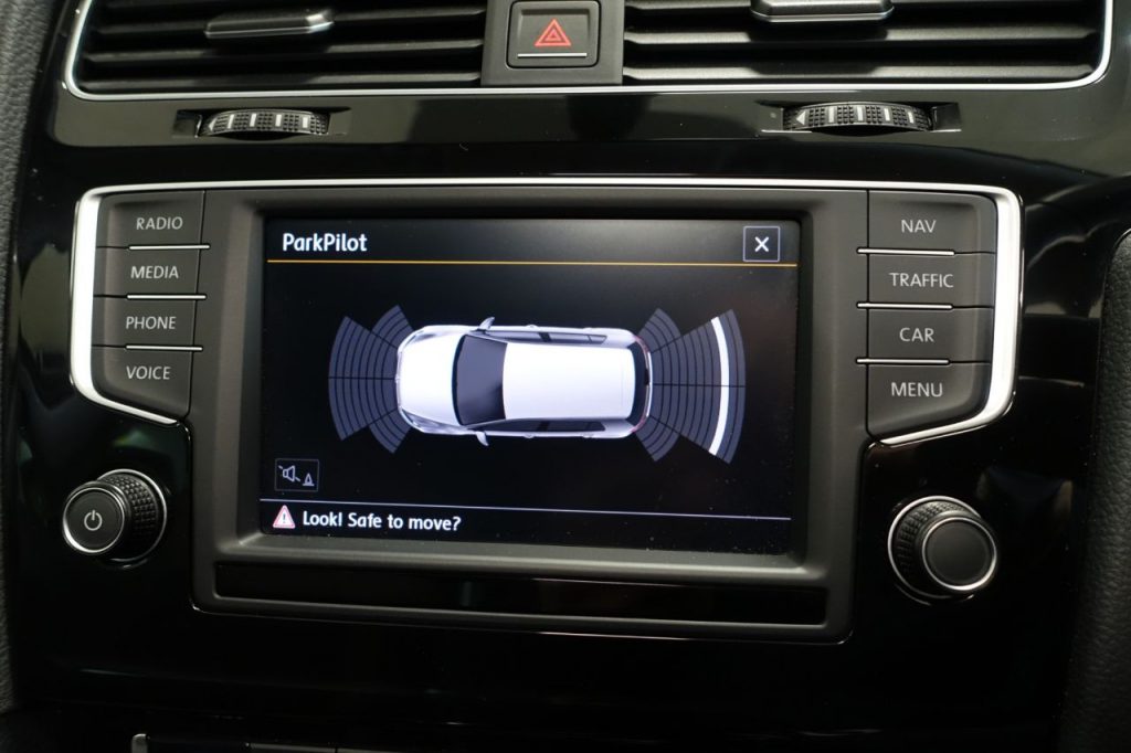 Used_2016_GREY_VOLKSWAGEN_GOLF_1
