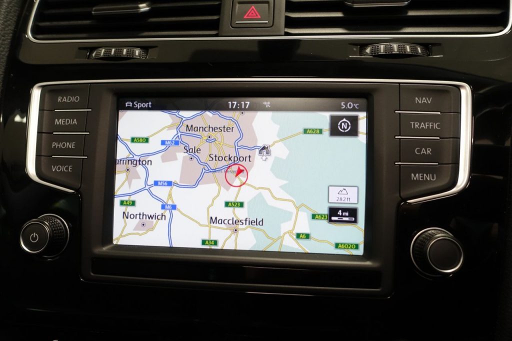 Used_2016_GREY_VOLKSWAGEN_GOLF_1