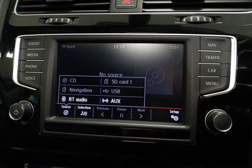 Used_2016_GREY_VOLKSWAGEN_GOLF_1