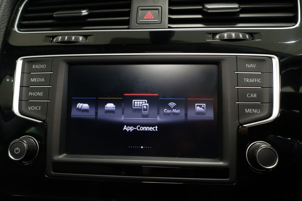 Used_2016_GREY_VOLKSWAGEN_GOLF_1